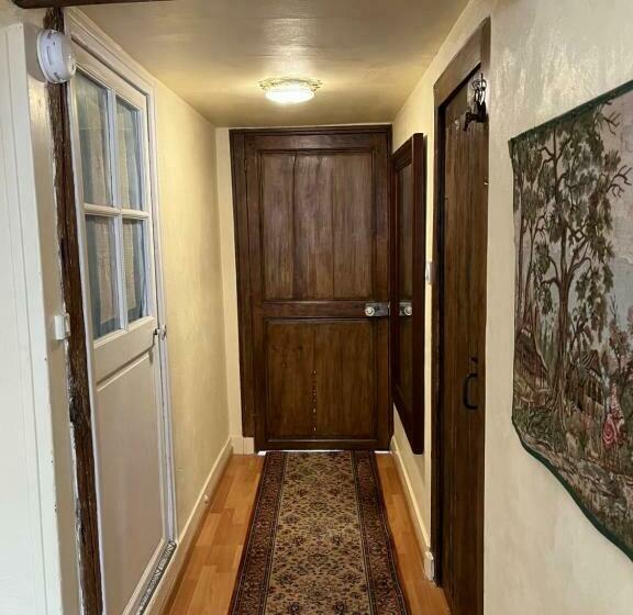 ファミリールーム, Maison Des Acrobates