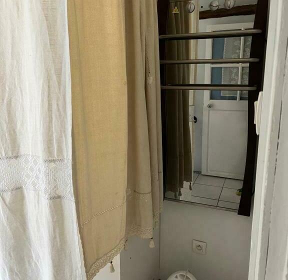 ファミリールーム, Maison Des Acrobates