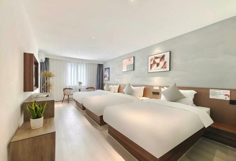 اتاق استاندارد سه نفره, Holiday Guoshang   Tianfu International Airport