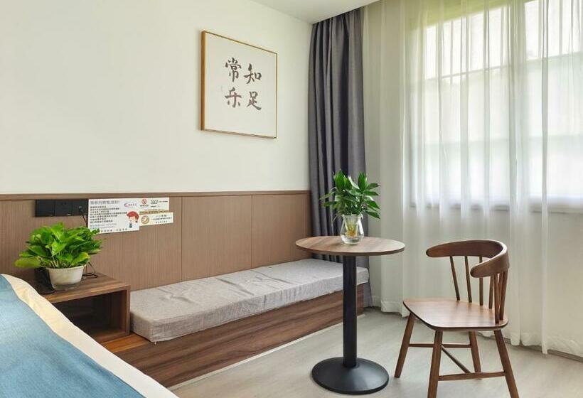 اتاق استاندارد سه نفره, Holiday Guoshang   Tianfu International Airport