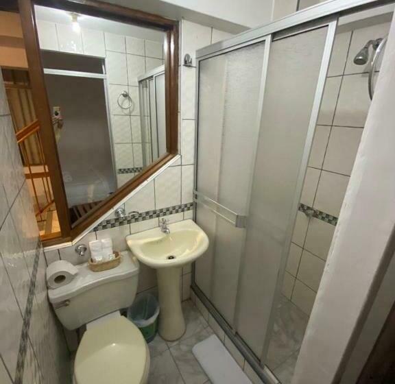 标准三人间, Inka House