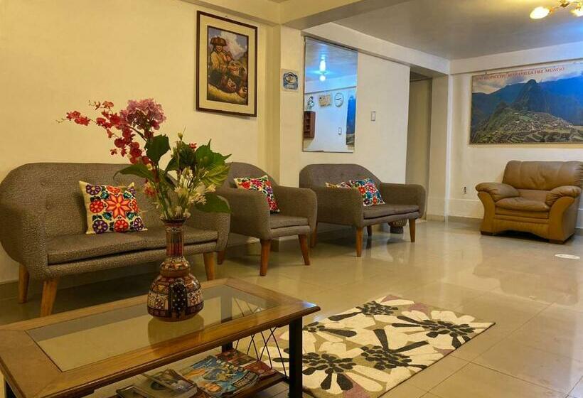 标准三人间, Inka House