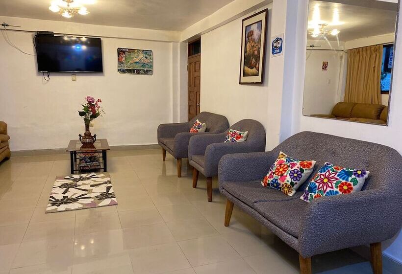 标准间, Inka House