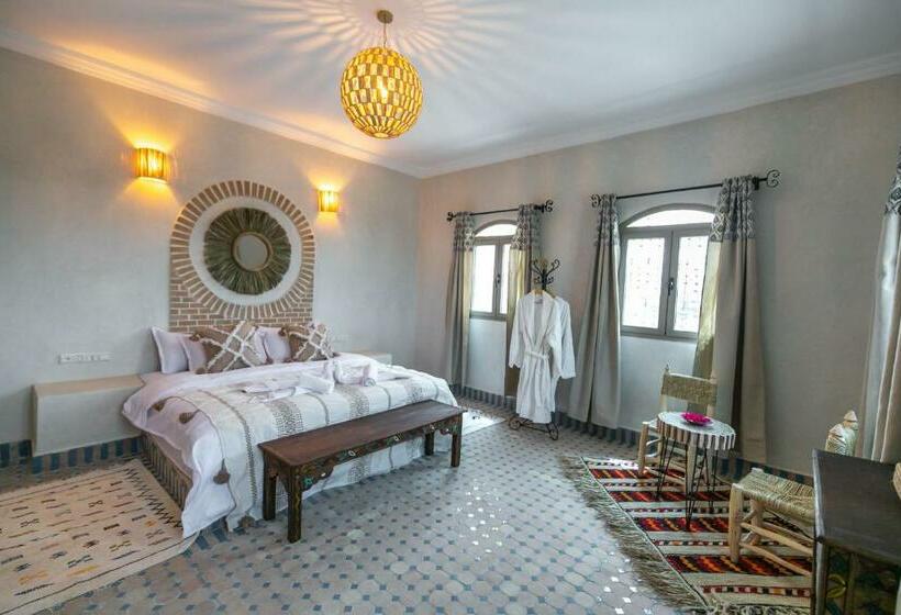 キングサイズベッドのスタンダードルーム, Riad Jouba