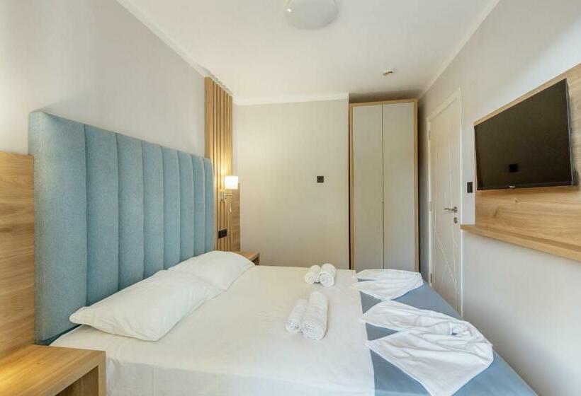 اتاق سوپریور, Talia