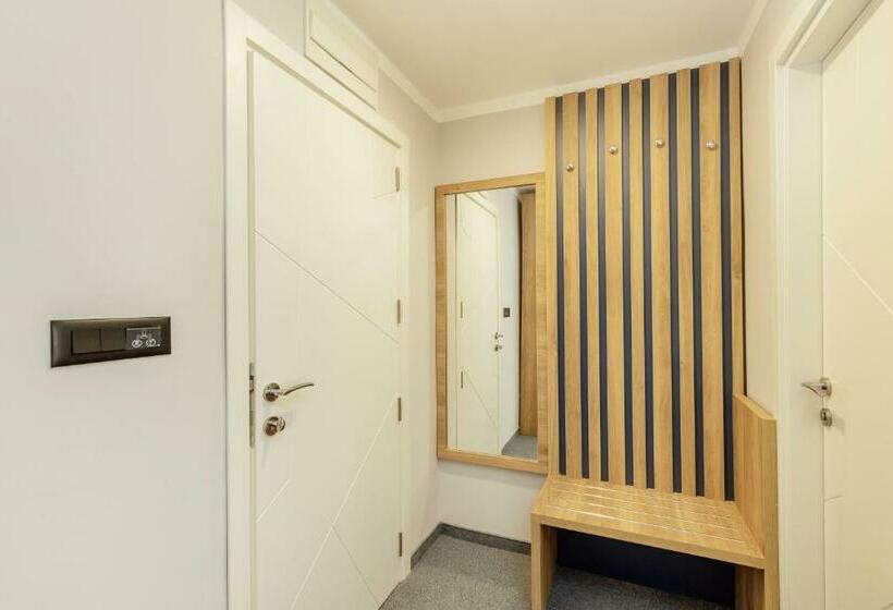 اتاق سوپریور سه تخته, Talia