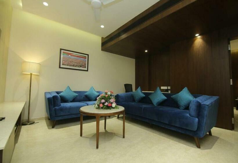 Люкс, The Ocean Pearl Dharmasthala Ujire