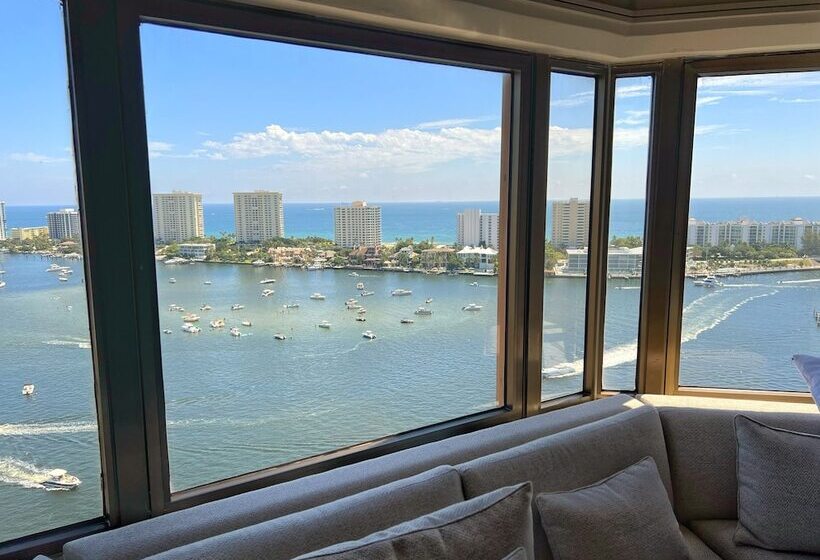 إستوديو قياسى سرير كينج, Tower At The Boca Raton