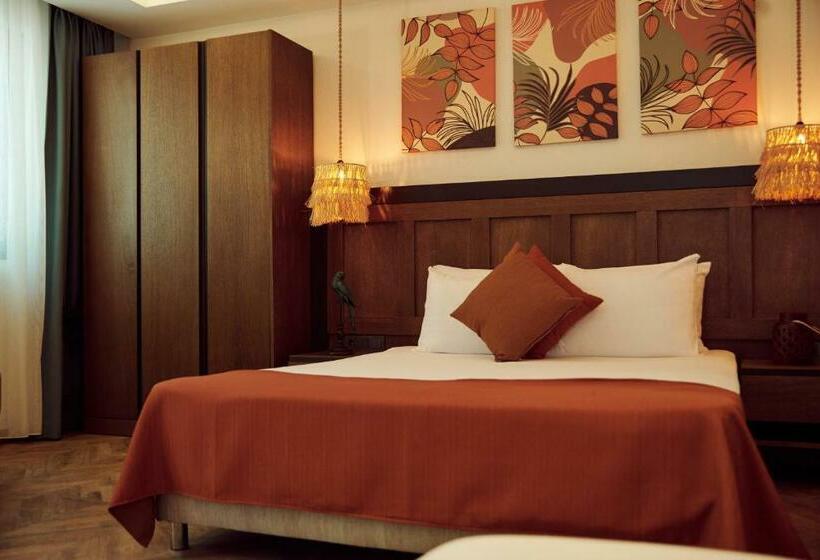 スタンダードルーム, Parmos Otel