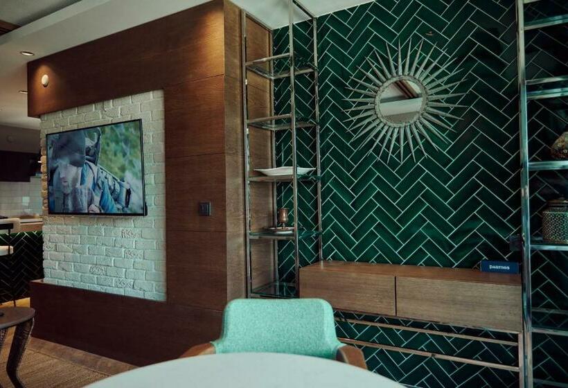 スイート（家族用）, Parmos Otel