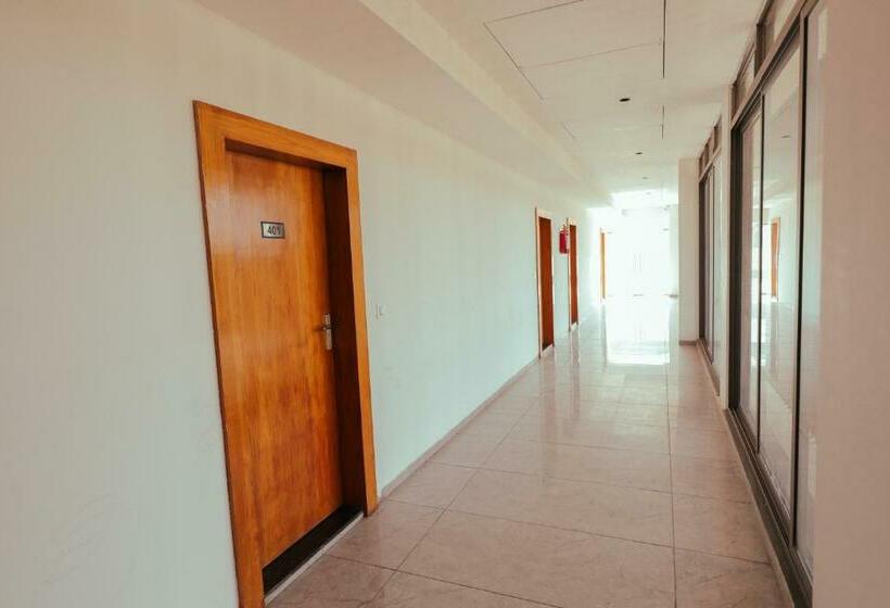 バルコニー付きデラックスルーム, Club Heaven Palanpur