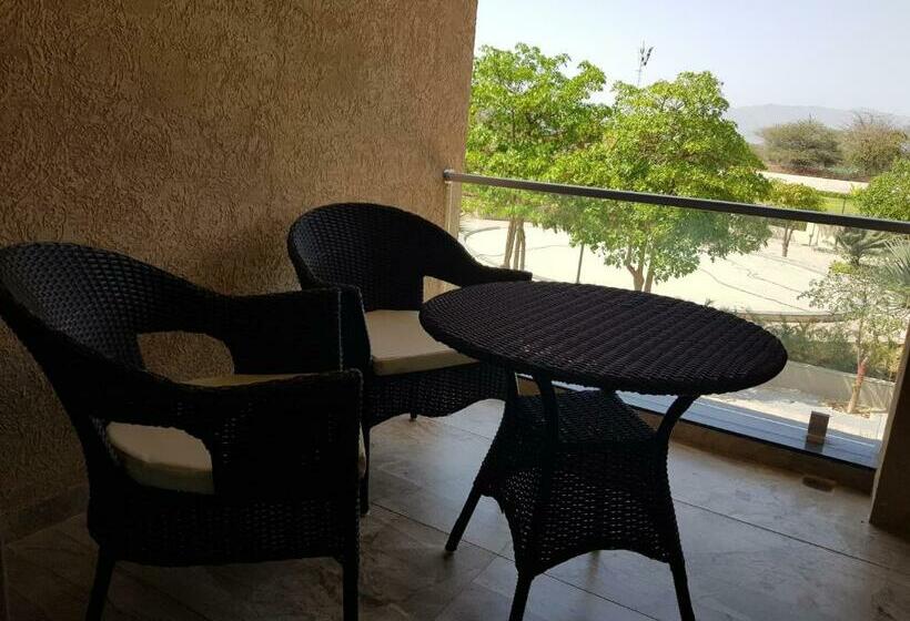 バルコニー付きデラックスルーム, Club Heaven Palanpur