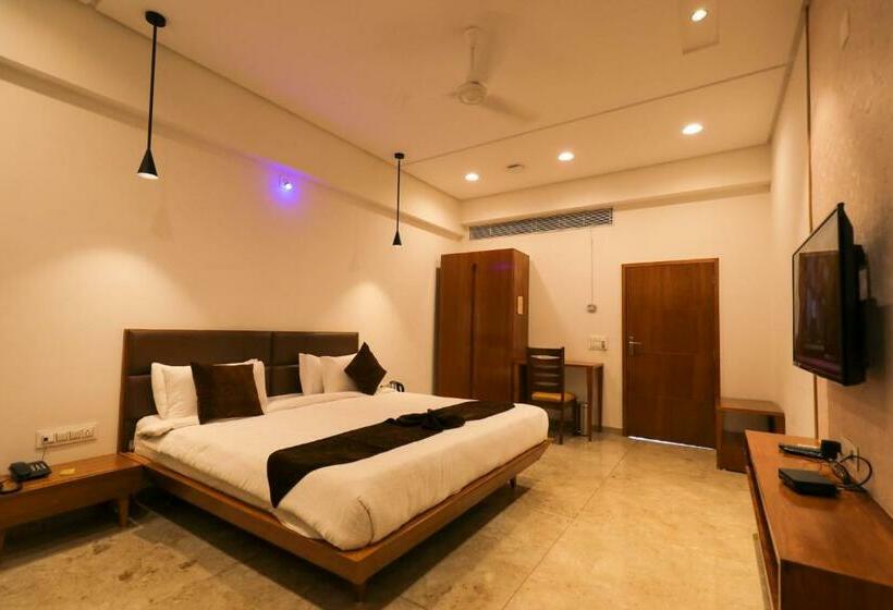 バルコニー付きデラックスルーム, Club Heaven Palanpur