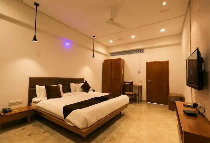 バルコニー付きデラックスルーム, Club Heaven Palanpur