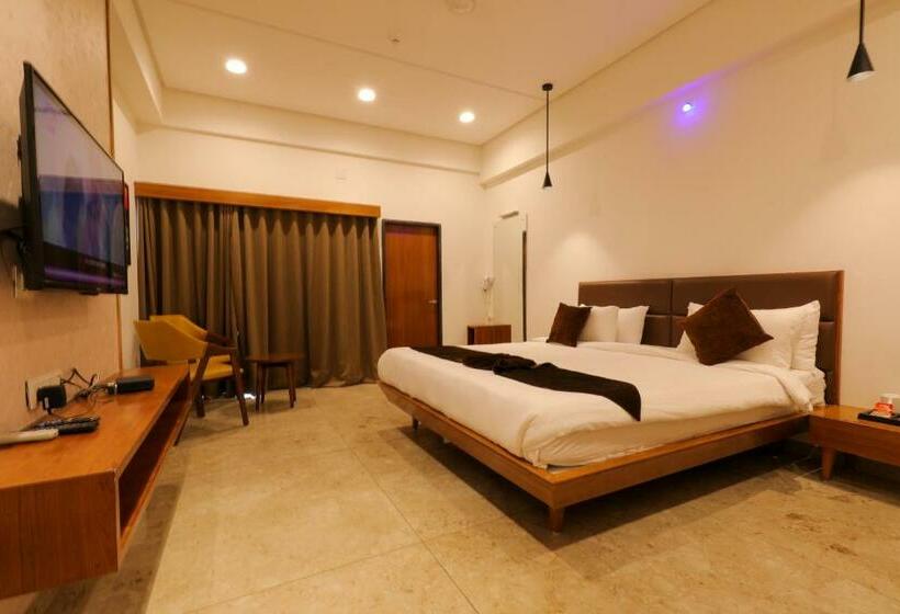 バルコニー付きデラックスルーム, Club Heaven Palanpur