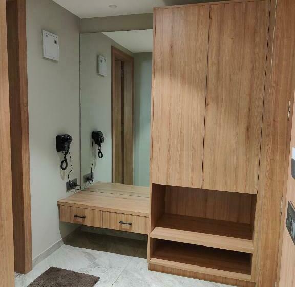 キングサイズベッドのスタンダードルーム, Club Heaven Palanpur