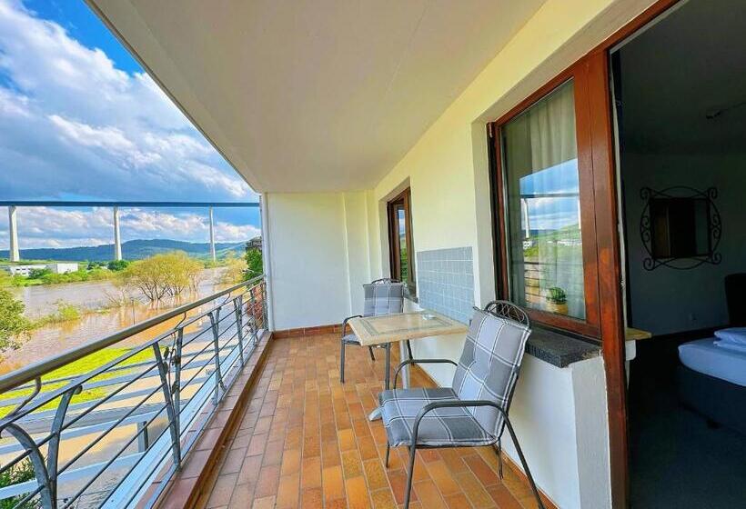 غرفة قياسية فردية مطلّة علي النهر, Garni Hotel Moselschild