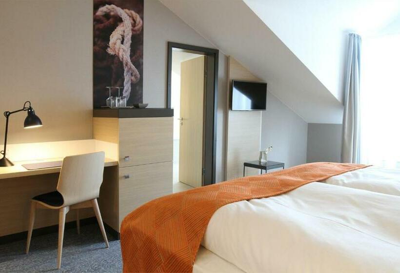 סוויטה, Hafenhotel Meereszeiten