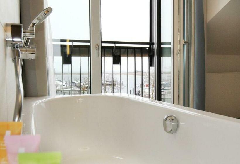 Номер Стандарт, Hafenhotel Meereszeiten
