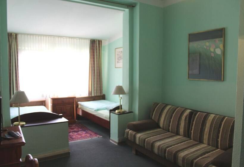 标准间, Am Roonplatz