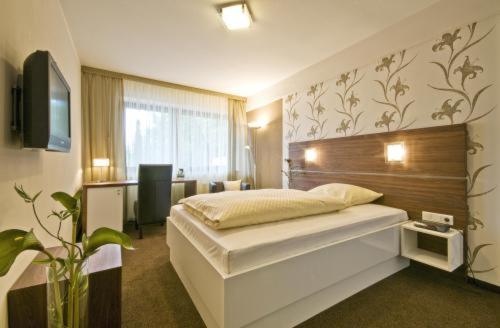 스탠다드 싱글 룸, Am Rosenberg