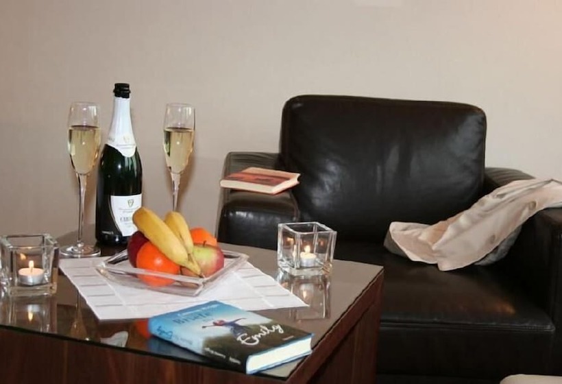 주니어 스위트, Am Rosenberg