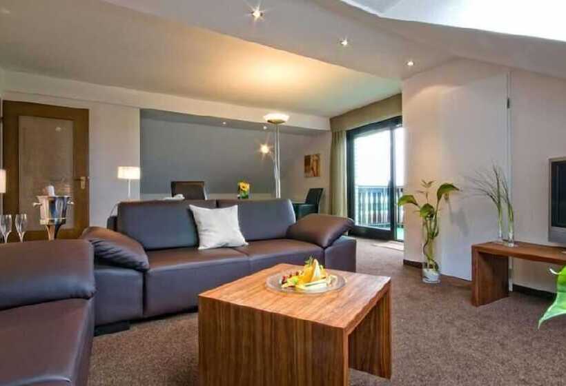 주니어 스위트, Am Rosenberg