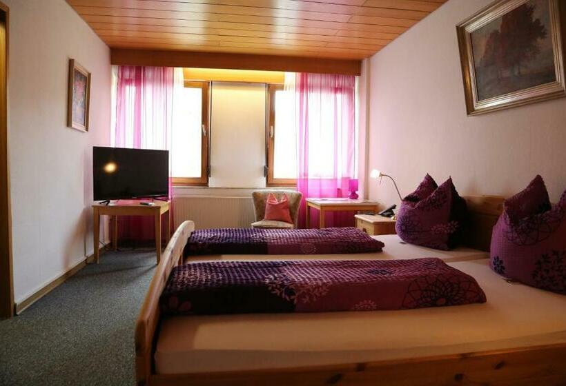 اتاق استاندارد سه نفره, Bechtel