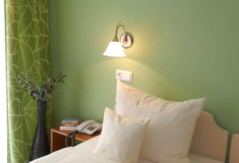Standard-huone Jokinäkymä, Garni Hotel Moselschild