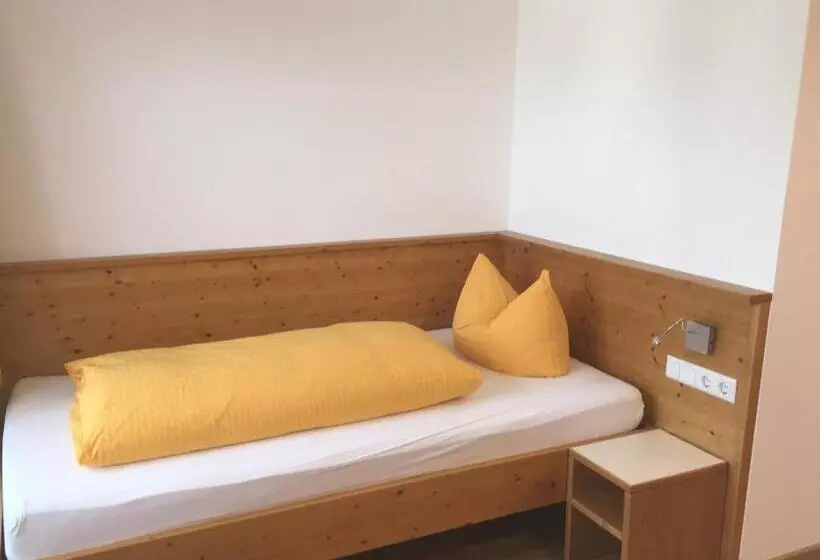 スタンダードトリプルルーム, Gasthaus Storchen