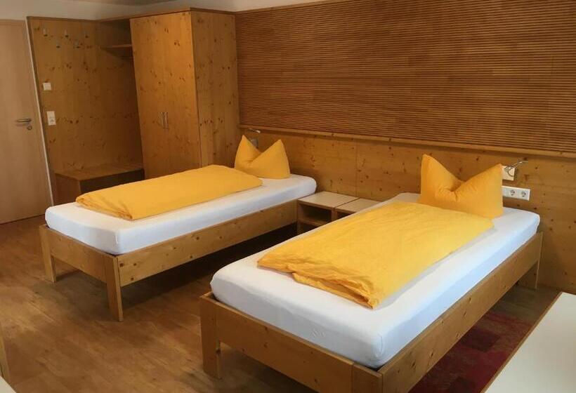 Quarto Triplo Standart, Gasthaus Storchen