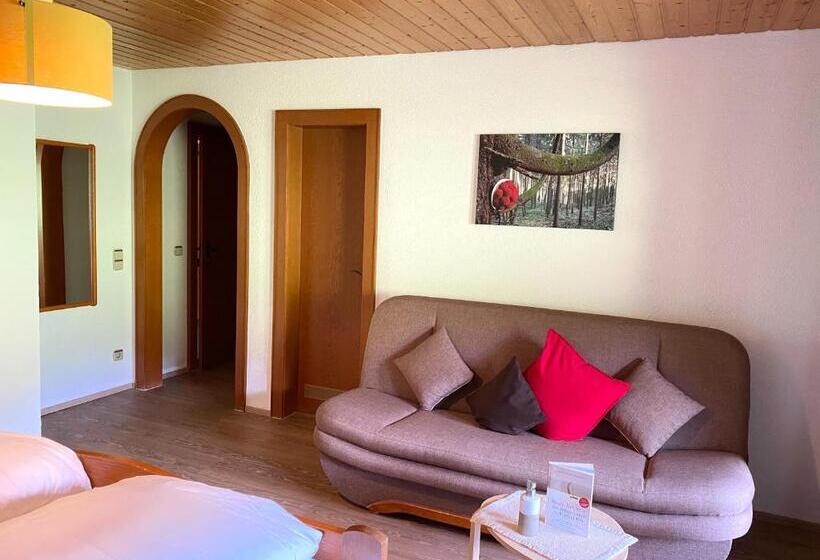 Quarto Estandar com Sacada, Landgasthof Jostalstüble