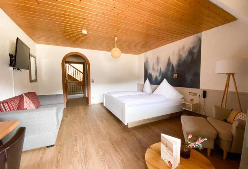 Quarto Estandar com Sacada, Landgasthof Jostalstüble