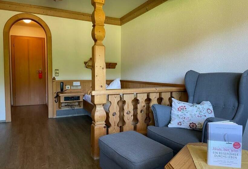 Quarto Estandar Individual com Sacada, Landgasthof Jostalstüble