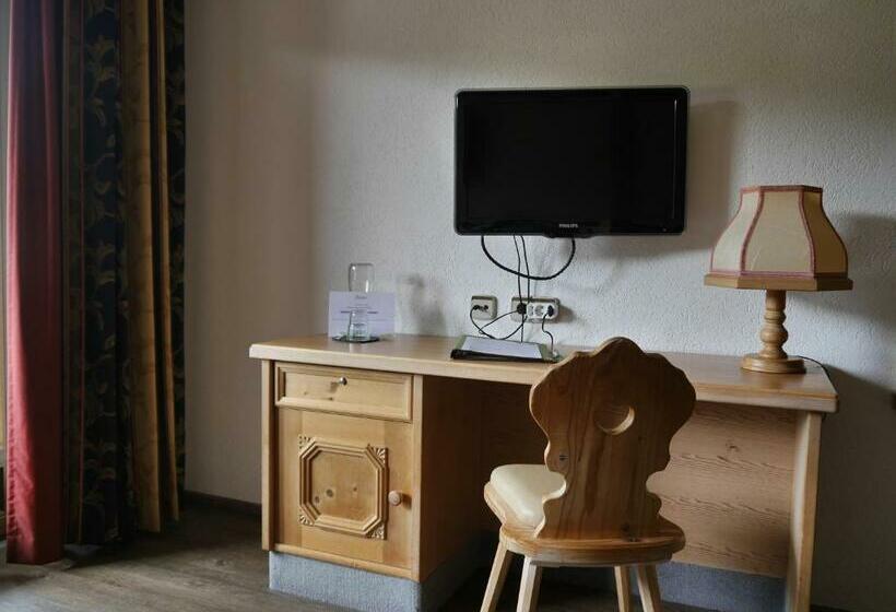 Quarto Estandar Individual com Sacada, Landgasthof Jostalstüble