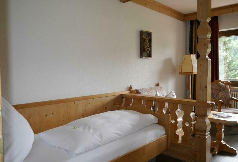 Quarto Estandar Individual com Sacada, Landgasthof Jostalstüble