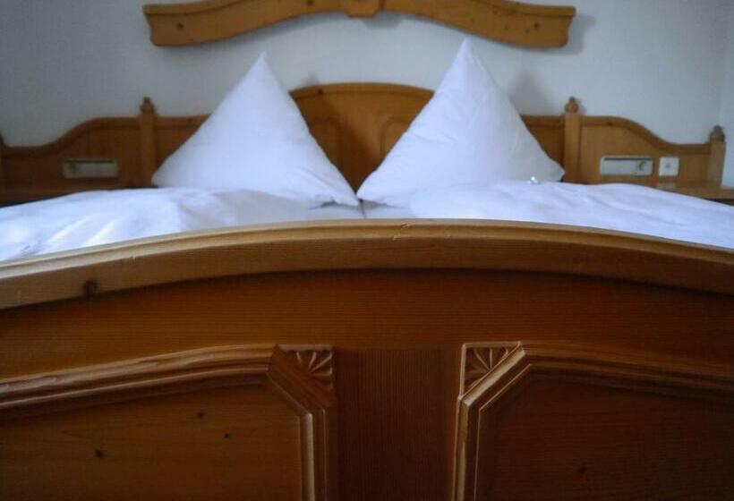 Quarto Familiar, Landgasthof Jostalstüble