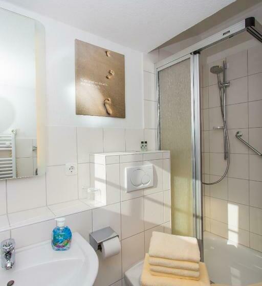 패밀리 룸, Letj Briis