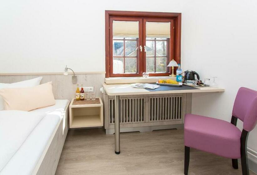 스탠다드 싱글 룸, Letj Briis