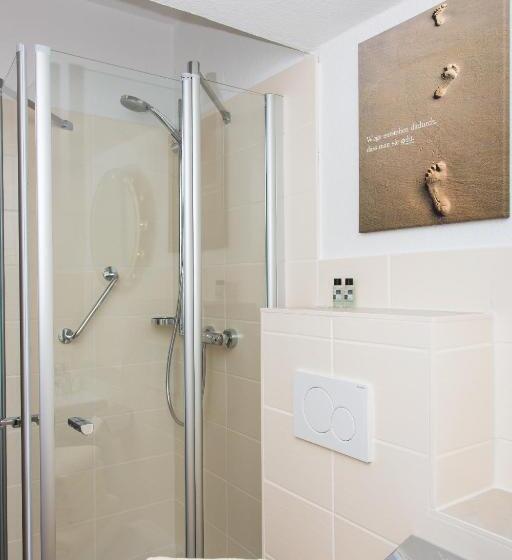 패밀리 룸, Letj Briis