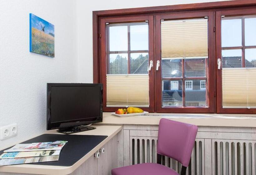 패밀리 룸, Letj Briis