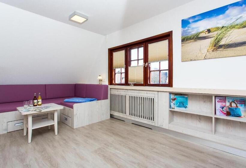 Family Suite, Letj Briis