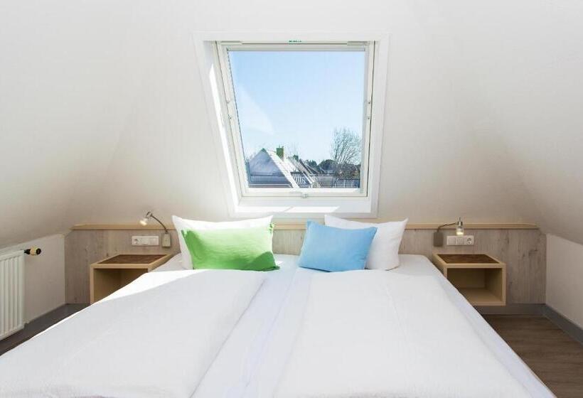 패밀리 스위트, Letj Briis