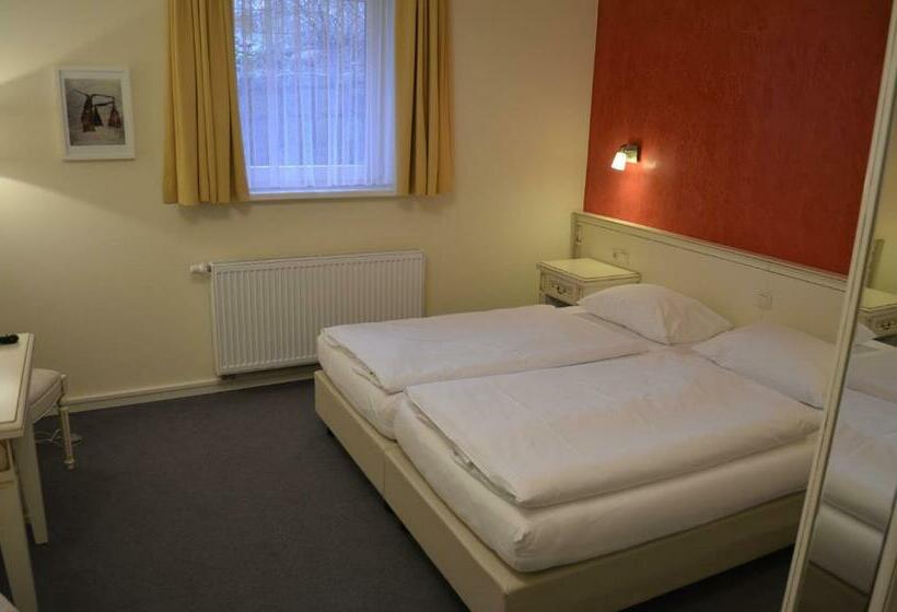 Номер Стандарт, Pension Bellevue