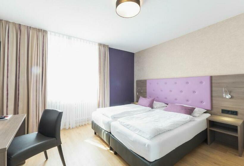 חדר קומפורט, Porta Nigra