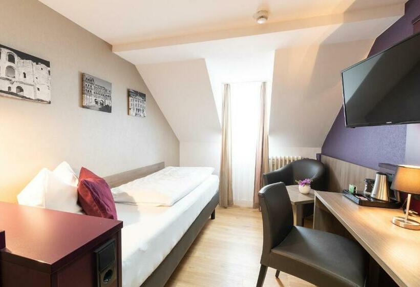 חדר סטנדרט יחיד, Porta Nigra