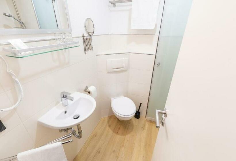 חדר קומפורט, Porta Nigra