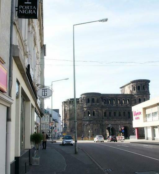 חדר סטנדרט יחיד, Porta Nigra