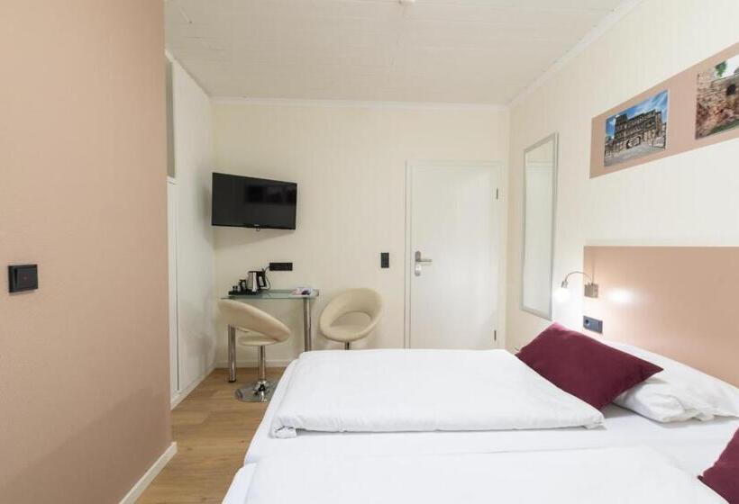 חדר קומפורט, Porta Nigra