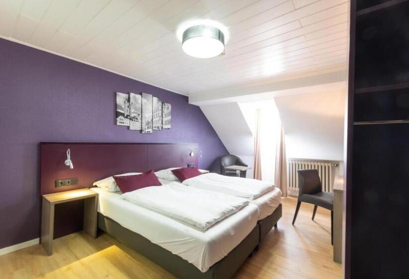 חדר קומפורט, Porta Nigra